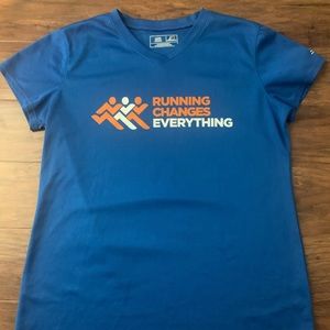 Women’s large running v neck; new balance shirt.